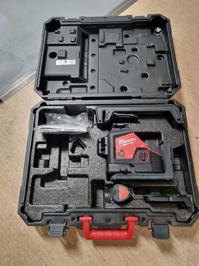 Milwaukee M12 laser med väska